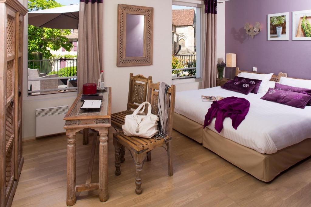 Logis Hotel Les Flots Bleus Beaulieu-sur-Dordogne Ruang foto